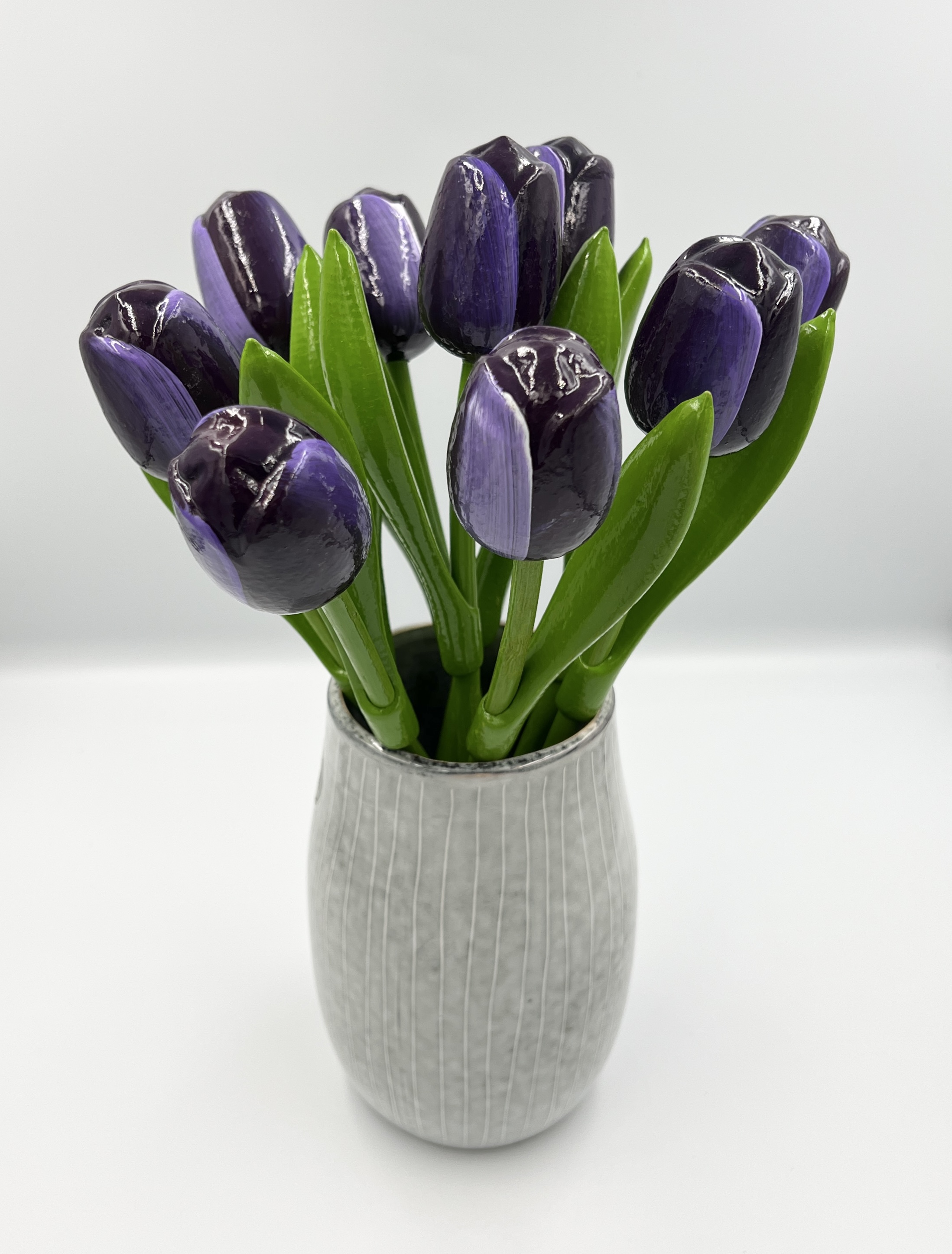 9 Holztulpen im Holländischen Stil,, aubergine lila, 34 cm hoch, handbemalt, Tulpenstrauß, Tischschmuck, Dekoration, Cottagecore, ohne Tulpenvase 